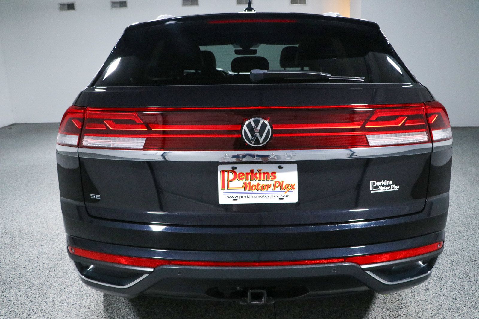 Used 2024 Volkswagen Atlas Cross Sport SE FWD image 8