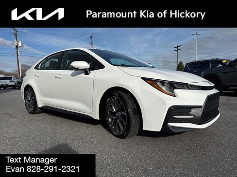 Used 2021 Toyota Corolla SE image 3