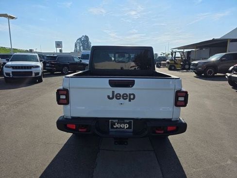 New 2026 Jeep Gladiator Rubicon w/ Steel Power Dome Hood Package AWD/4WD image 6