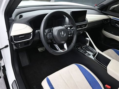 Used 2025 Acura ADX A-Spec image 9