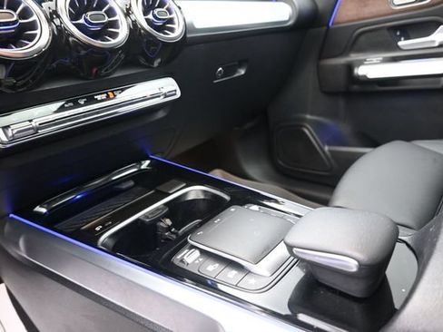 Used 2022 Mercedes-Benz GLB 250 4MATIC image 15