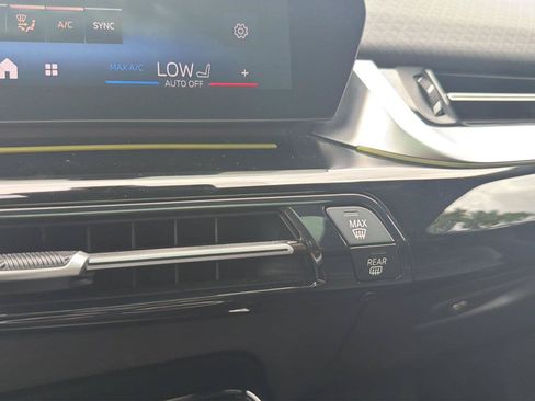 Used 2025 BMW X2 xDrive28i AWD/4WD image 23