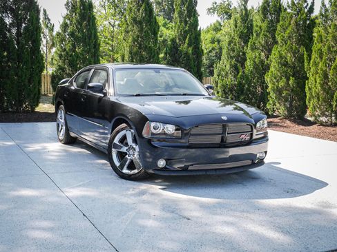 Used 2009 Dodge Charger R/T RWD image 2