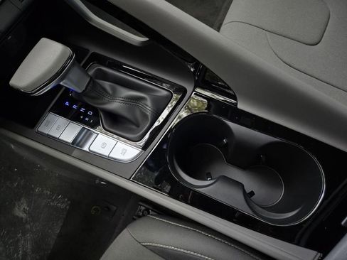 New 2025 Hyundai Elantra Blue image 23