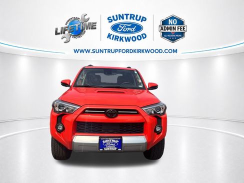 Used 2024 Toyota 4Runner TRD Off-Road Premium w/ Moonroof Package AWD/4WD image 10