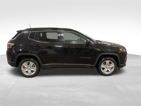 Used 2022 Jeep Compass Latitude w/ Convenience Group AWD/4WD image 8