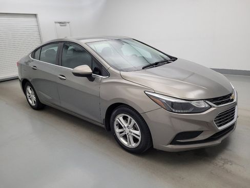 Used 2018 Chevrolet Cruze LT FWD image 11