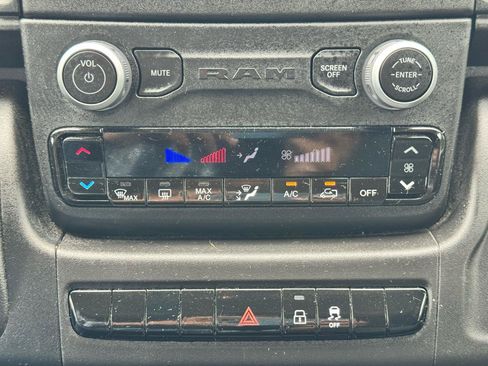 Used 2023 RAM ProMaster 2500 w/ Convenience Group FWD image 28