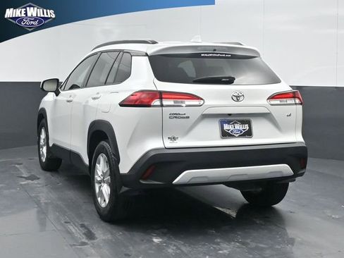 Used 2022 Toyota Corolla Cross LE image 5