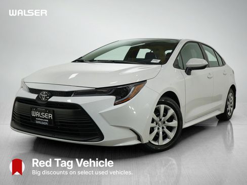 Used 2025 Toyota Corolla LE FWD image 1