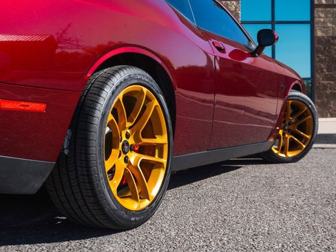 Used 2019 Dodge Challenger SRT Hellcat Redeye image 11