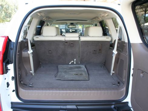 Used 2013 Lexus GX 460 w/ Convenience Pkg AWD/4WD image 30