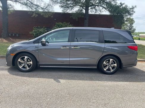 Used 2020 Honda Odyssey Touring image 2