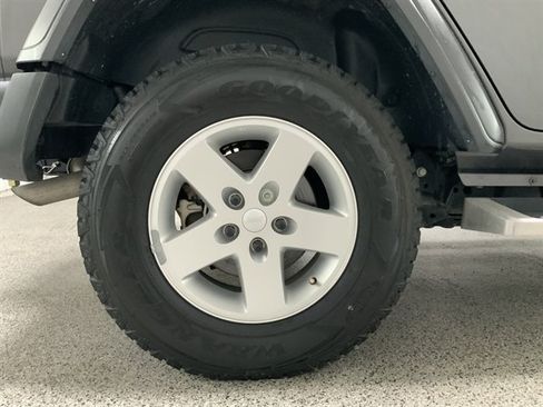 Used 2018 Jeep Wrangler Unlimited Sport AWD/4WD image 15