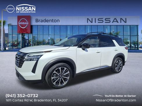 New 2026 Nissan Pathfinder Platinum AWD/4WD image 1