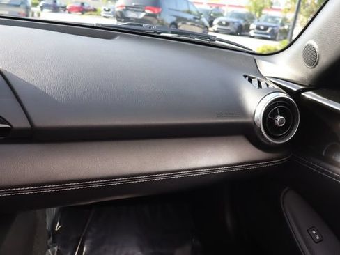 Used 2025 MAZDA MX-5 Miata RF Grand Touring RWD image 32