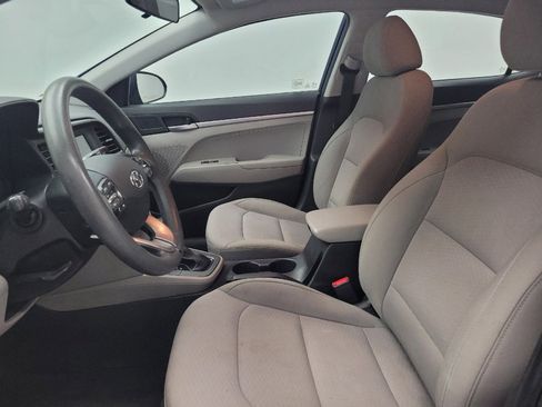 Used 2019 Hyundai Elantra SE image 17