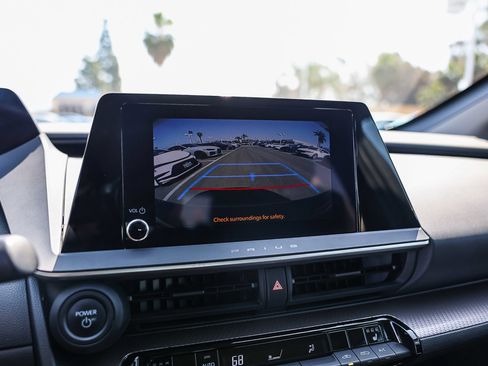 Used 2024 Toyota Prius XLE FWD image 15