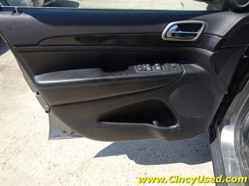 Used 2013 Jeep Grand Cherokee Laredo AWD/4WD image 32