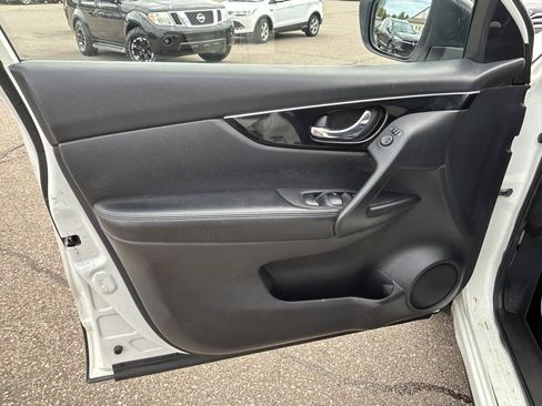 Used 2017 Nissan Rogue Sport SL w/ SL Premium Package AWD/4WD image 14