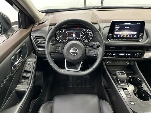 Used 2023 Nissan Rogue SV w/ SV Premium B Package image 25