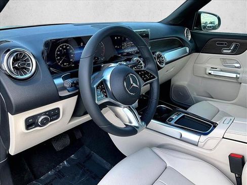 Used 2026 Mercedes-Benz GLB 250 image 8