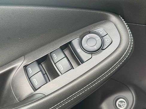 Used 2025 Buick Encore GX Avenir w/ Avenir Convenience Package AWD/4WD image 14