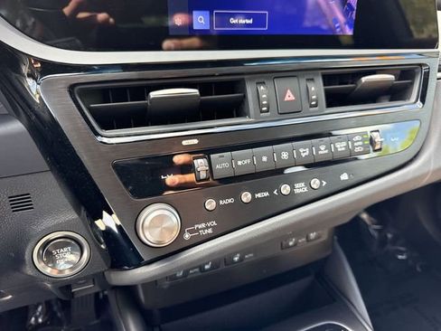 Used 2025 Lexus ES 350 w/ Premium Package FWD image 19
