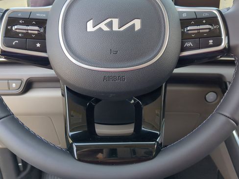 New 2026 Kia Carnival SX FWD image 17