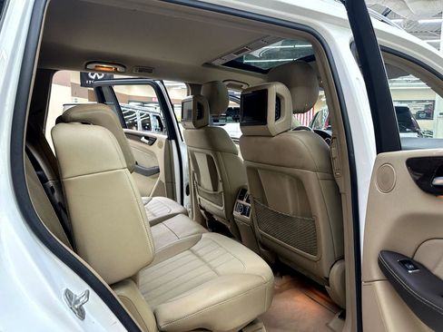 Used 2016 Mercedes-Benz GL 450 GL450 4MATIC w/ Premium I Package image 43