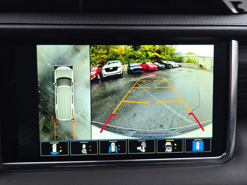 Used 2022 GMC Yukon XL Denali AWD/4WD image 17