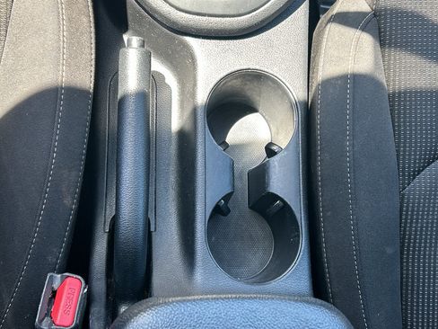 Used 2019 Kia Forte LXS FWD image 18