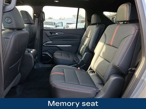 Used 2025 Chevrolet Traverse RS w/ LPO, Floor Liner Package image 13