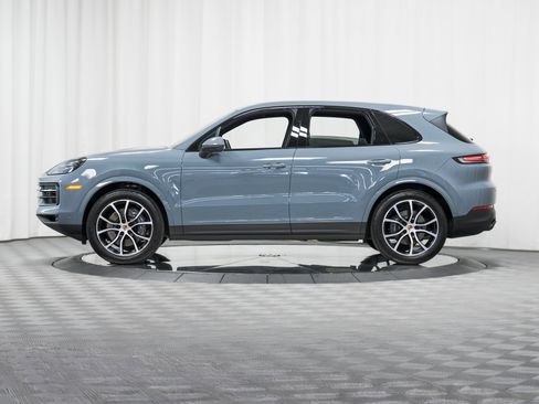 New 2025 Porsche Cayenne image 31