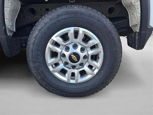 Used 2025 Chevrolet Silverado 2500 LT w/ Convenience Package AWD/4WD image 10
