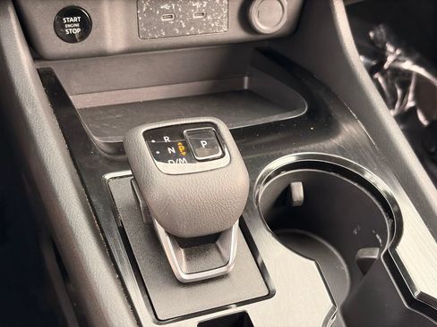 Certified 2025 Nissan Rogue SV FWD image 27