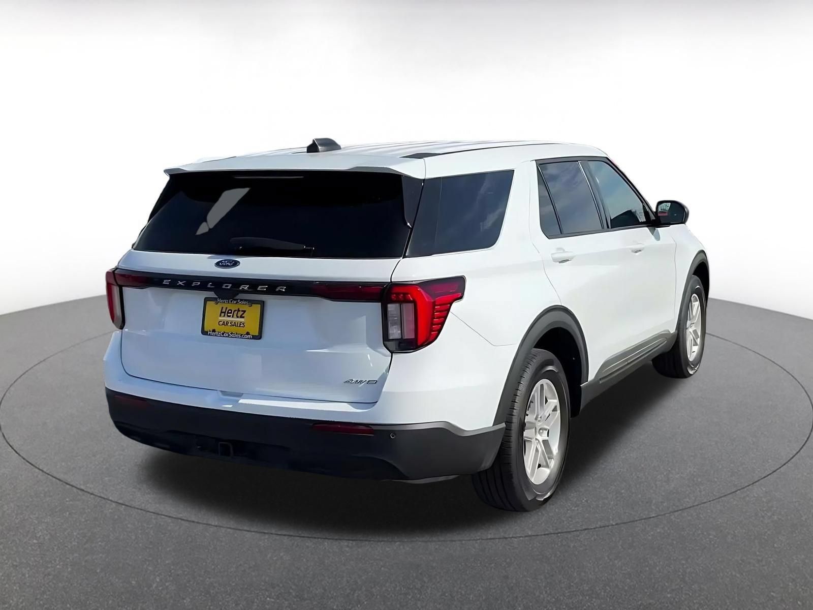 Used 2026 Ford Explorer Active AWD/4WD image 13