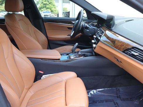 Used 2020 BMW 530i w/ Premium Package RWD image 16