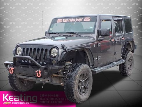 Used 2014 Jeep Wrangler Unlimited Sahara w/ Connectivity Group AWD/4WD image 7