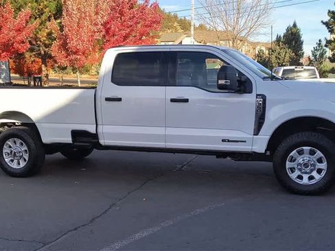 Used 2023 Ford F350 XLT image 2
