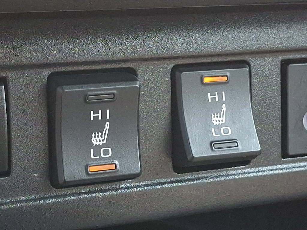 Certified 2025 Toyota Corolla Cross XLE FWD image 23