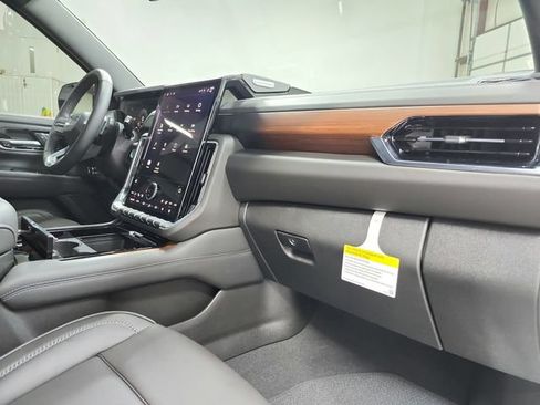 Used 2026 GMC Yukon XL Denali w/ Sun & Power Step Package AWD/4WD image 45