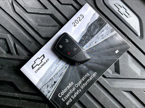 Used 2023 Chevrolet Colorado Z71 w/ Z71 Convenience Package 2 image 31