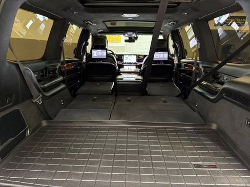 Used 2022 Jeep Grand Wagoneer Series III w/ Rear Seat Video Group 1 image 59