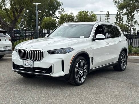 Used 2026 BMW X5 xDrive50e w/ Parking Assistance Package AWD/4WD image 2