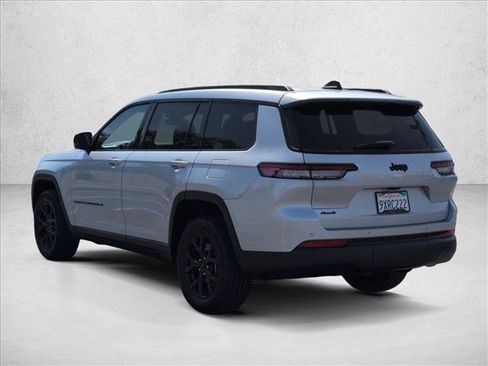 Used 2024 Jeep Grand Cherokee L Laredo AWD/4WD image 8