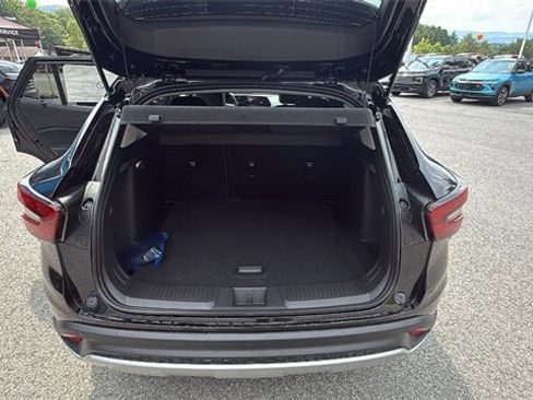 New 2025 Chevrolet Trax LT w/ Driver Confidence Package image 24