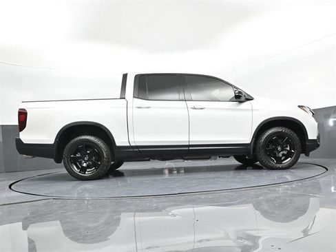 Used 2025 Honda Ridgeline Black Edition image 39