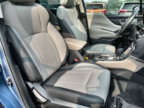 Used 2023 Subaru Forester Premium AWD/4WD image 26
