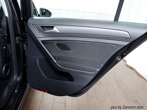 Used 2019 Volkswagen Golf S image 28